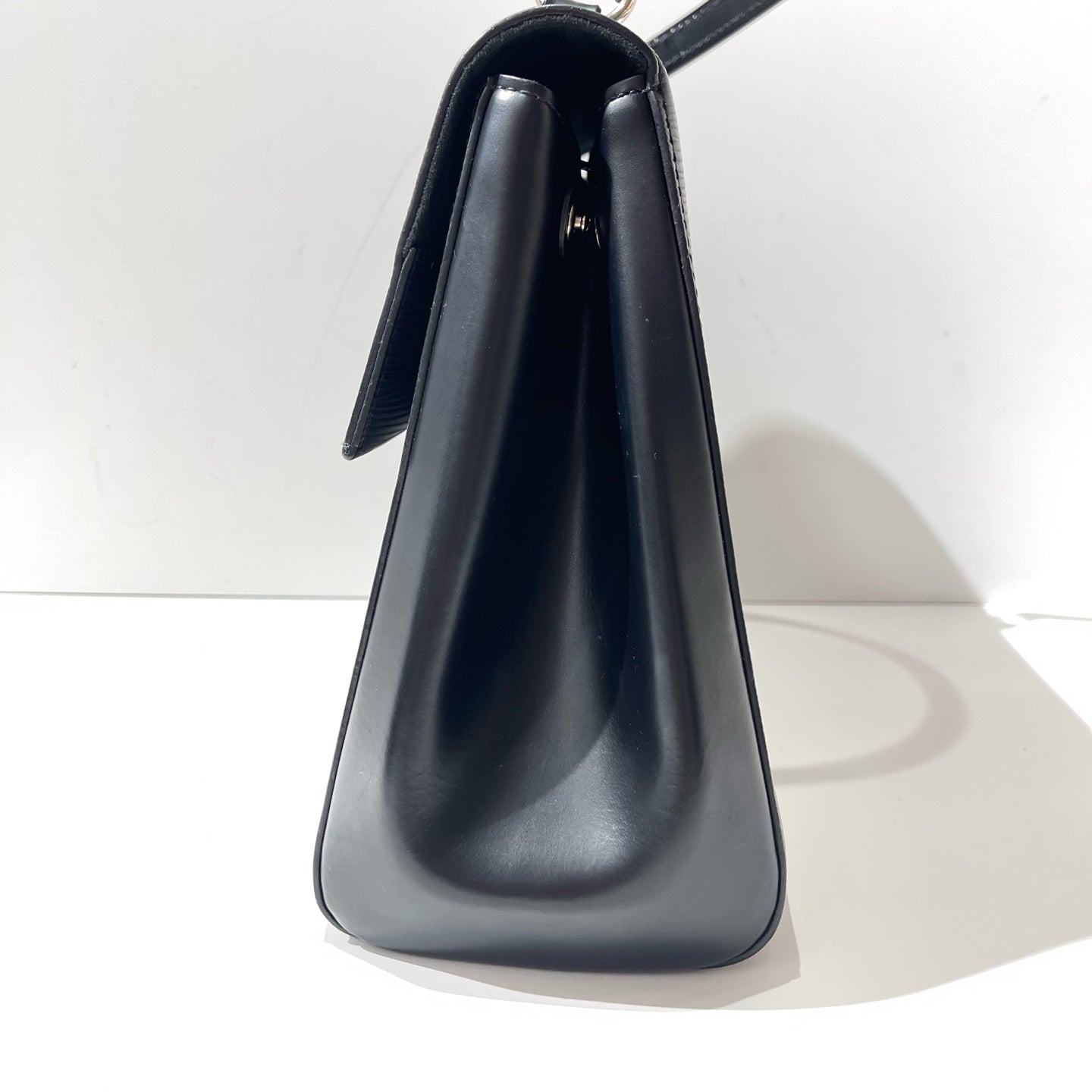 Louis Vuitton - Cluny - Leather - Black - (medium)