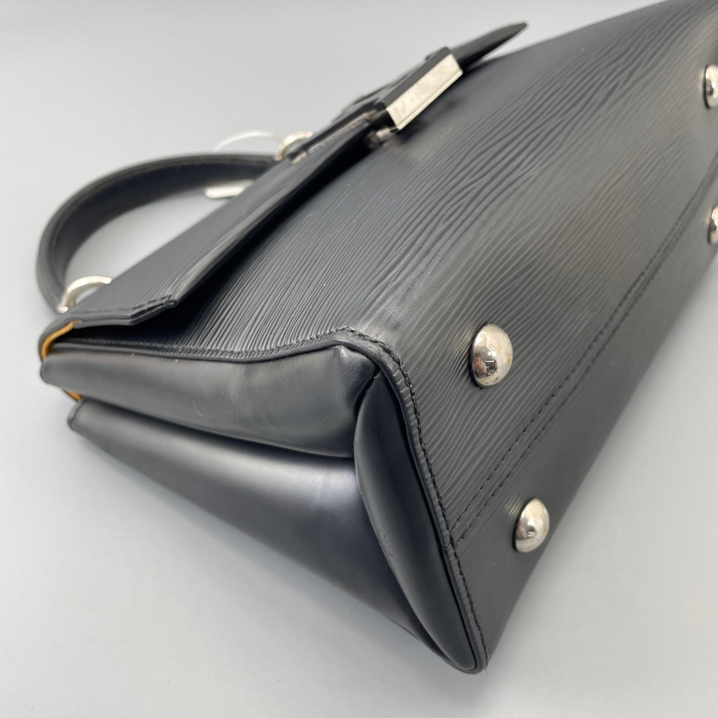 Louis Vuitton - Cluny - Leather - Black - (medium)