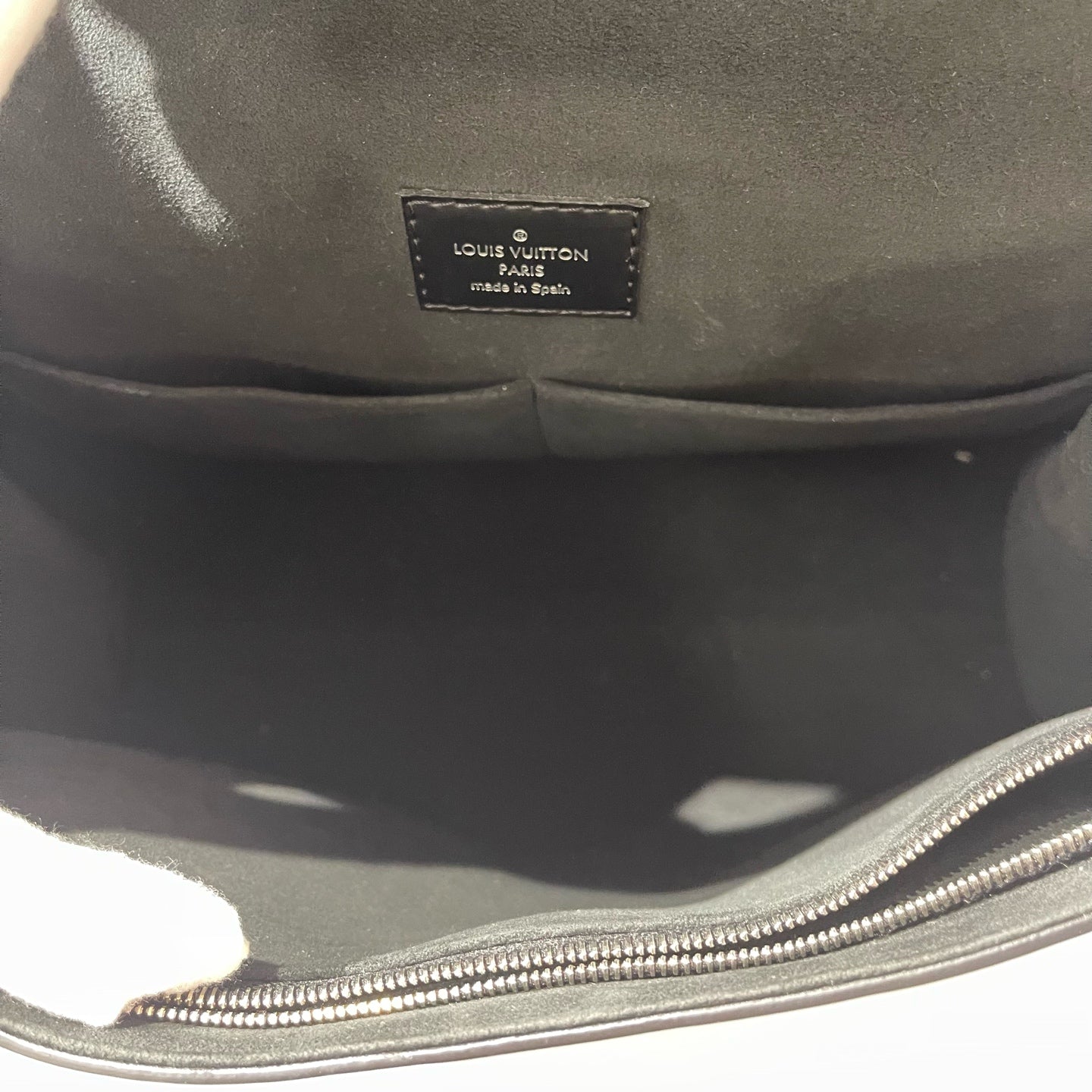 Louis Vuitton - Cluny - Leather - Black - (medium)