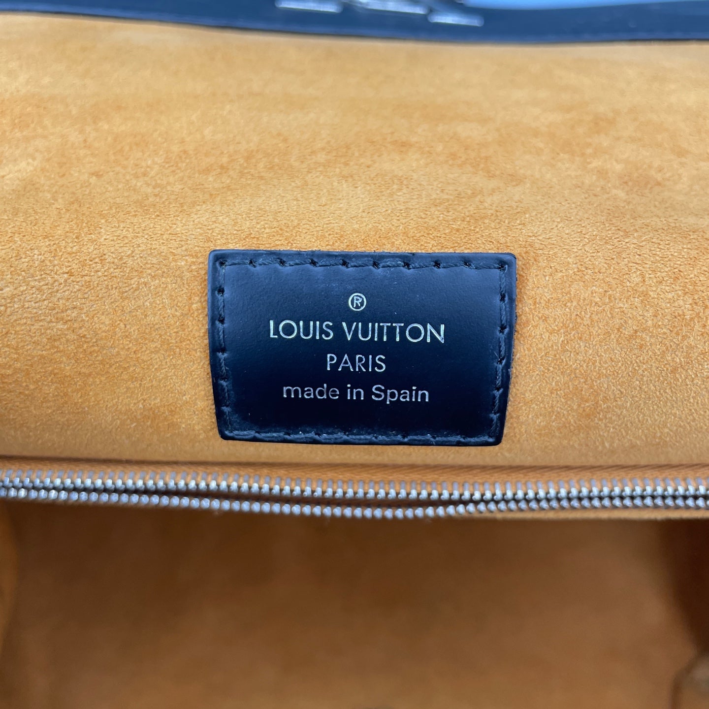 Louis Vuitton - Cluny - Leather - Black - (medium)