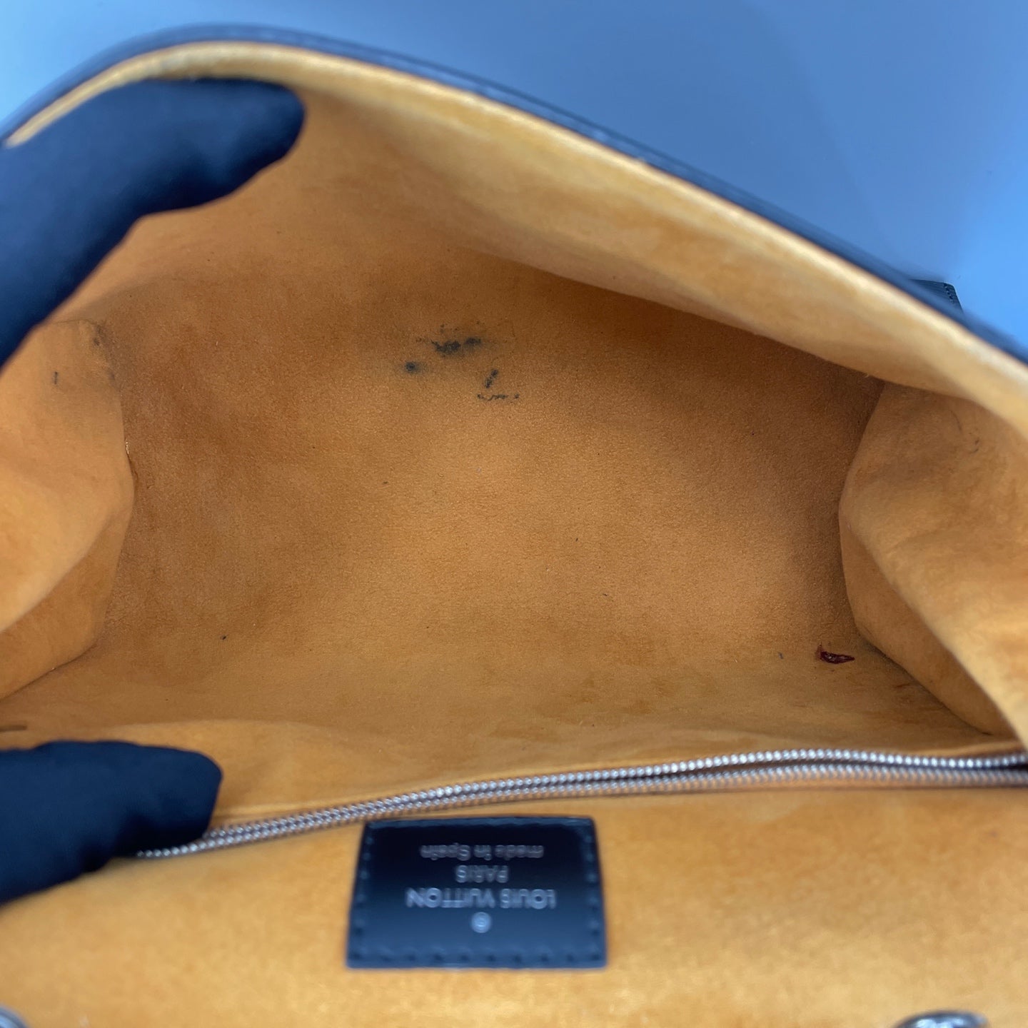 Louis Vuitton - Cluny - Leather - Black - (medium)