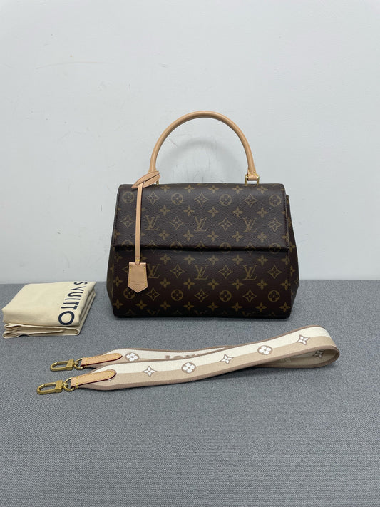 Louis Vuitton - Cluny - Leather - Brown - (medium)