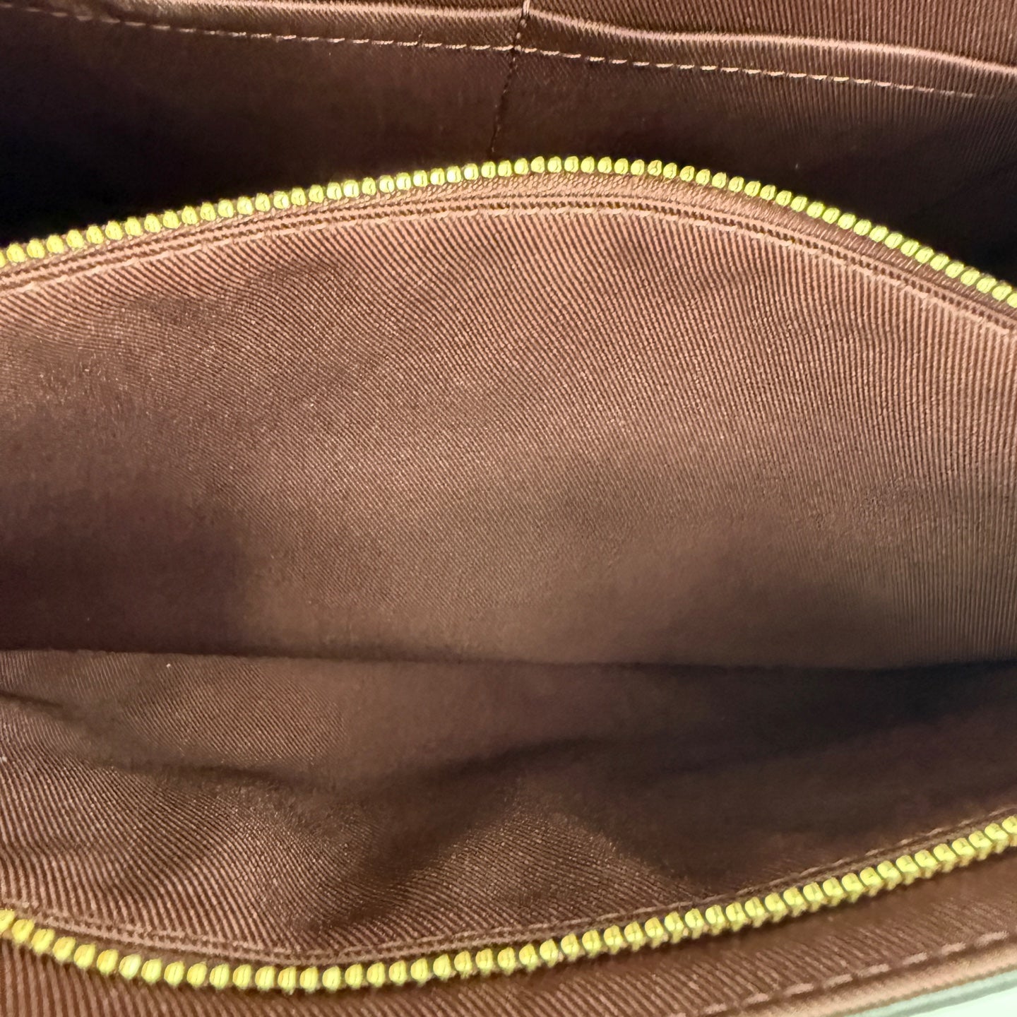 Louis Vuitton - Cluny - Leather - Brown - (medium)