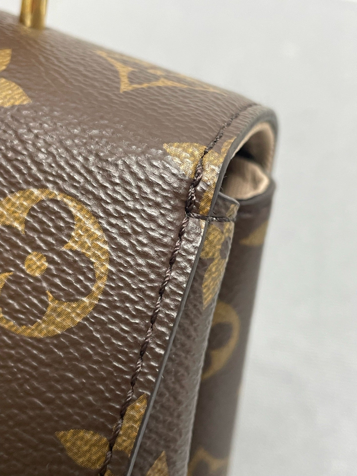 Louis Vuitton - Cluny - Leather - Brown - (medium)