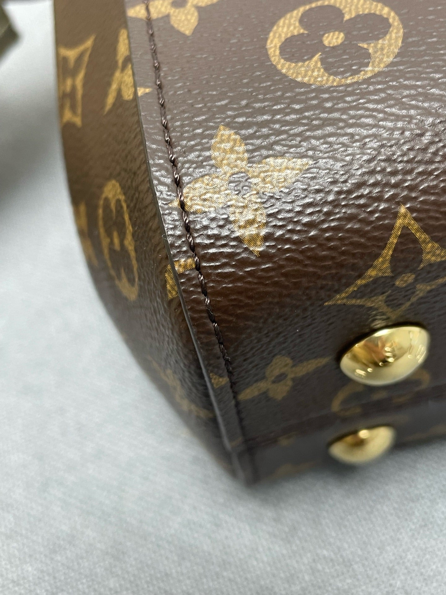 Louis Vuitton - Cluny - Leather - Brown - (medium)