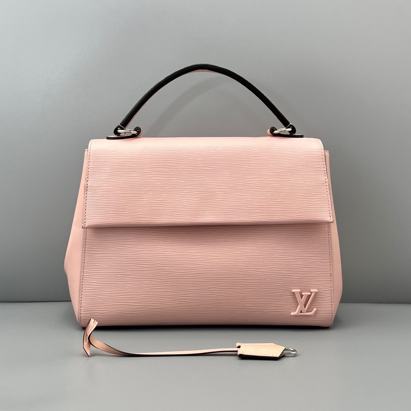 Louis Vuitton - Cluny - Leather - Pink - (medium)