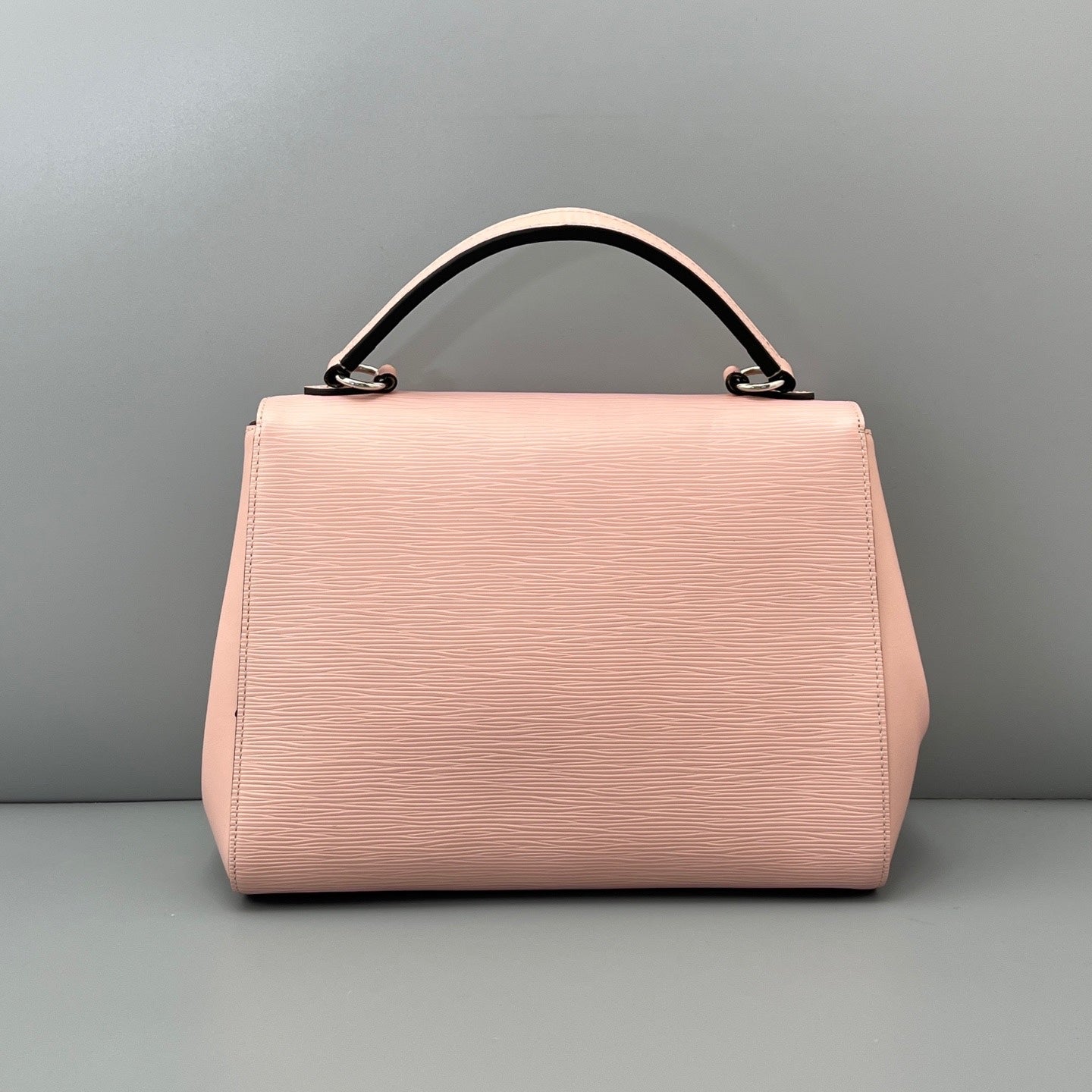 Louis Vuitton - Cluny - Leather - Pink - (medium)