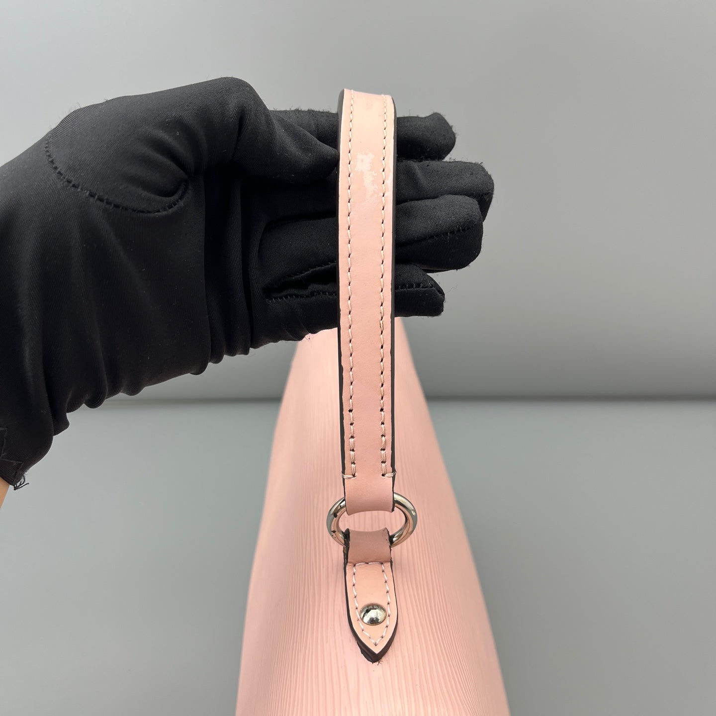 Louis Vuitton - Cluny - Leather - Pink - (medium)