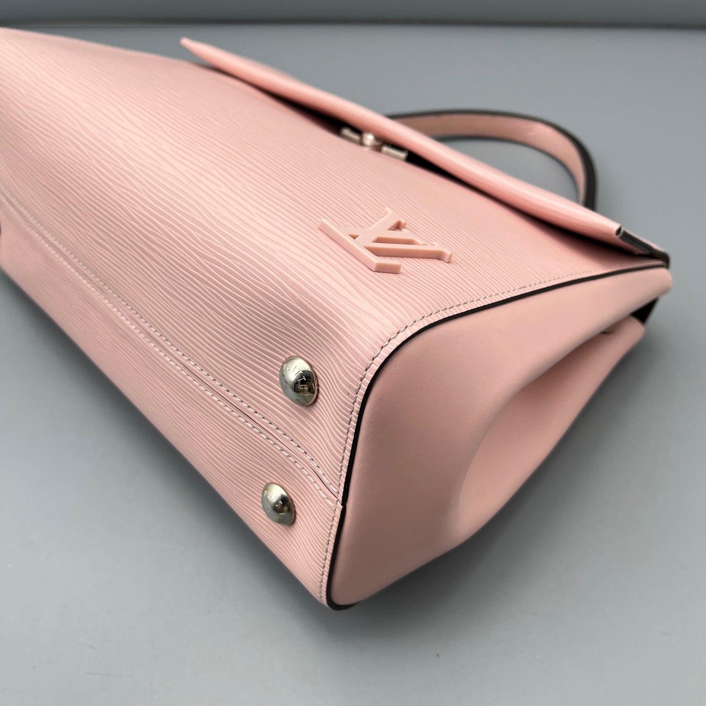Louis Vuitton - Cluny - Leather - Pink - (medium)