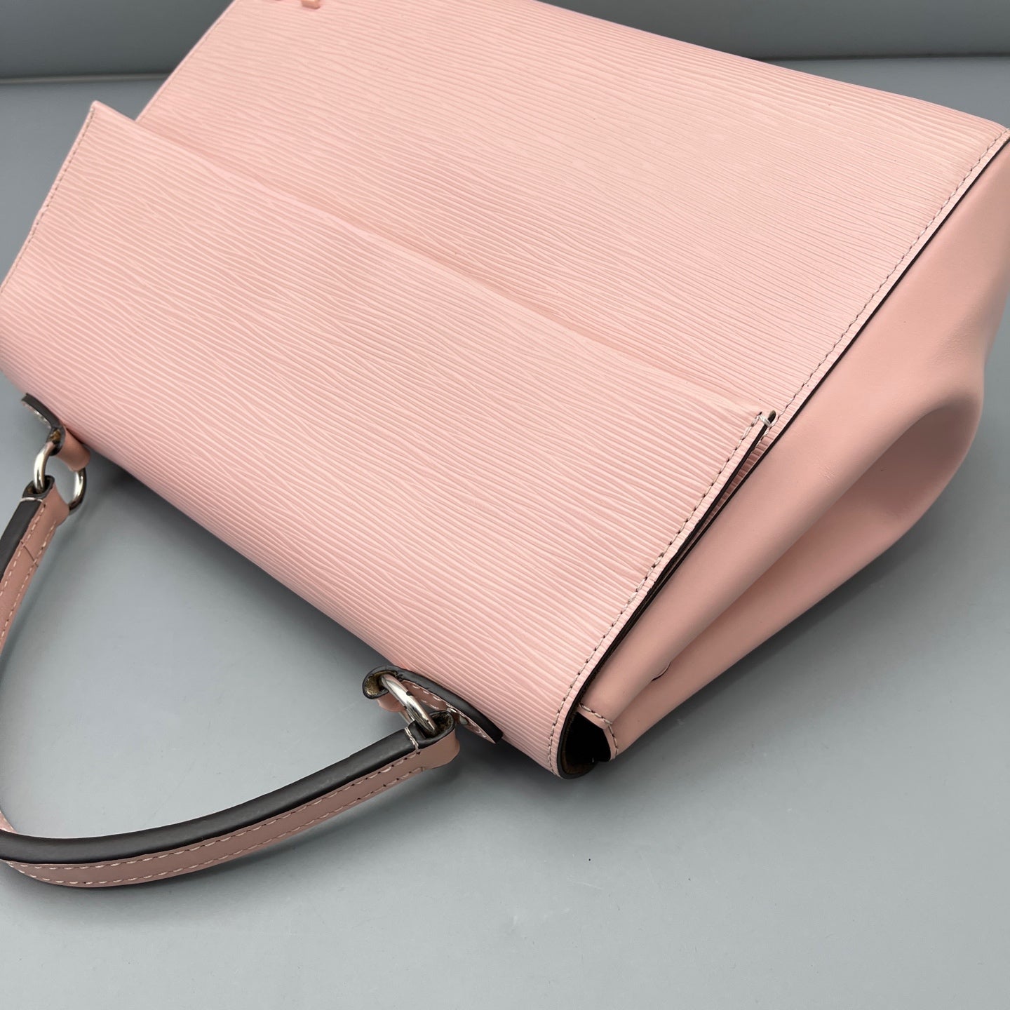 Louis Vuitton - Cluny - Leather - Pink - (medium)