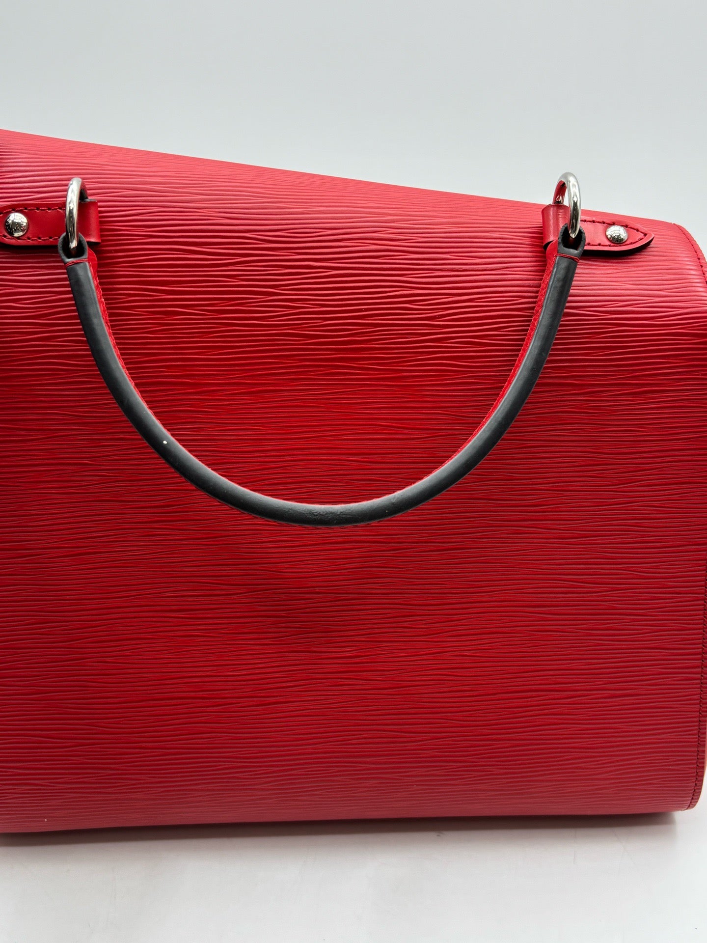 Louis Vuitton - Cluny - Leather - Red - (medium)