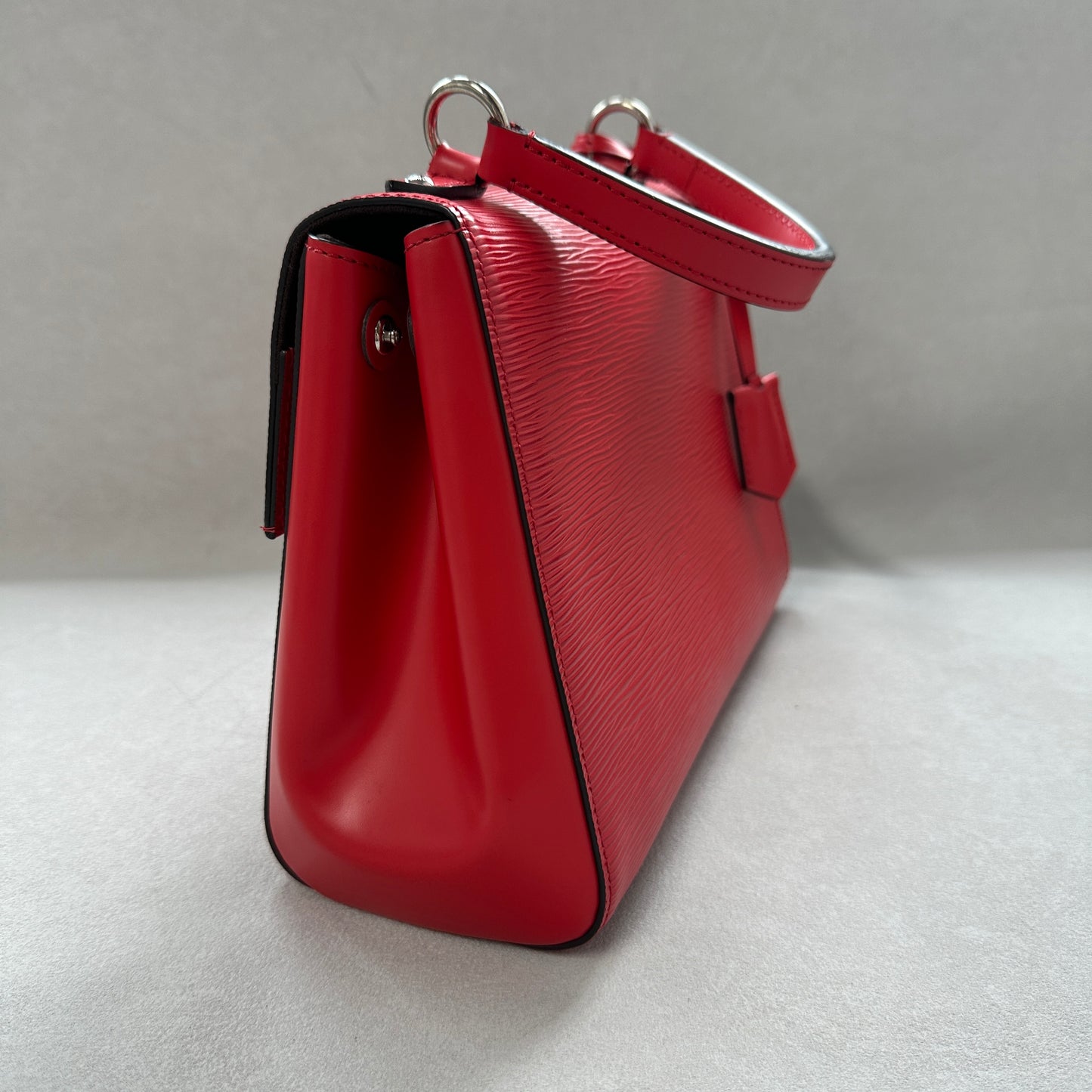Louis Vuitton - Cluny - Leather - Red - (small)