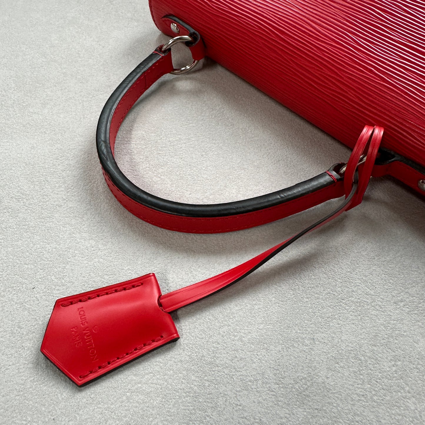 Louis Vuitton - Cluny - Leather - Red - (small)