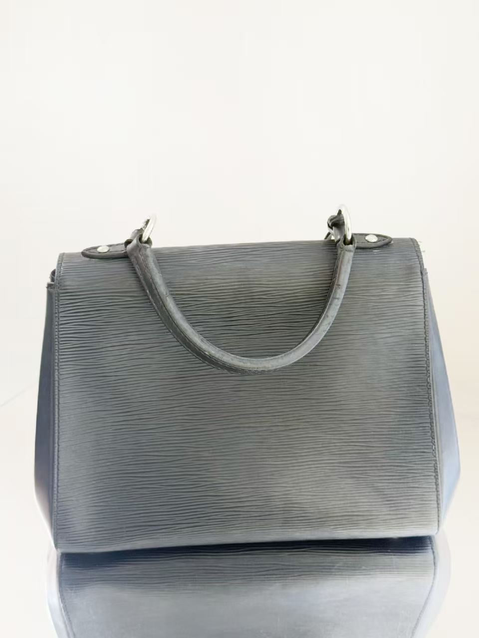 Louis Vuitton - Cluny MM - Epi leather - Black - (medium)