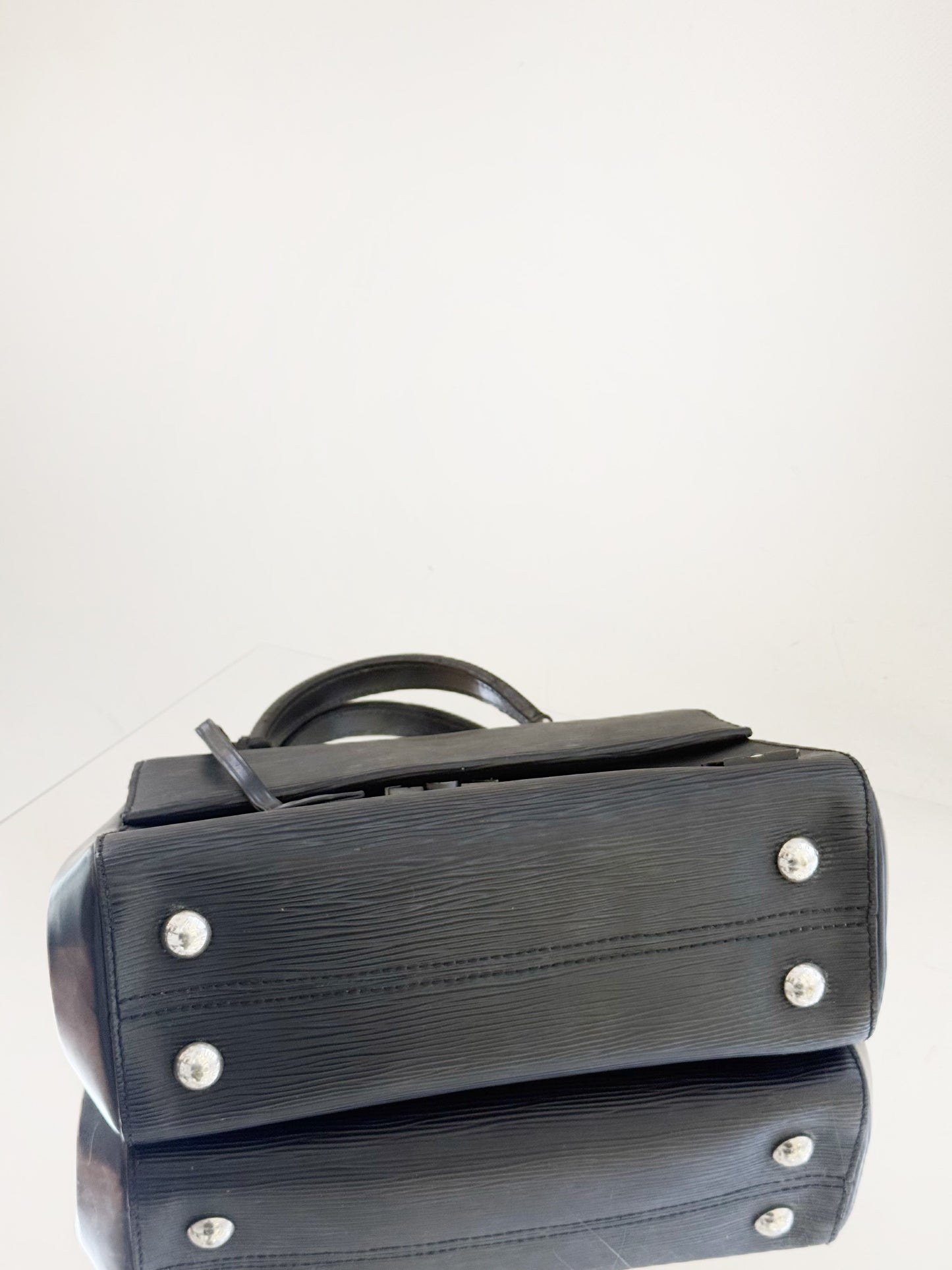 Louis Vuitton - Cluny MM - Epi leather - Black - (medium)