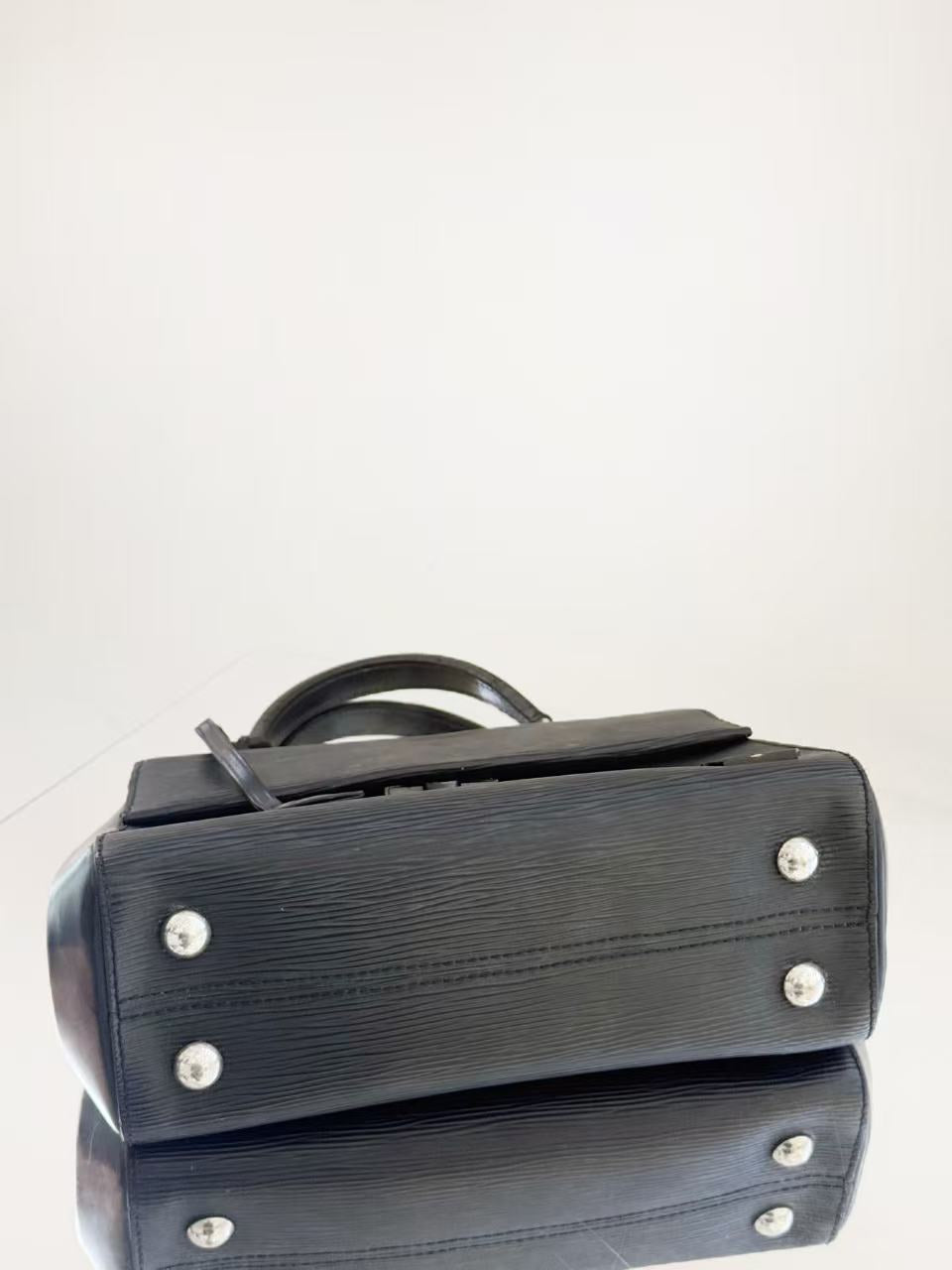 Louis Vuitton - Cluny MM - Epi leather - Black - (medium)