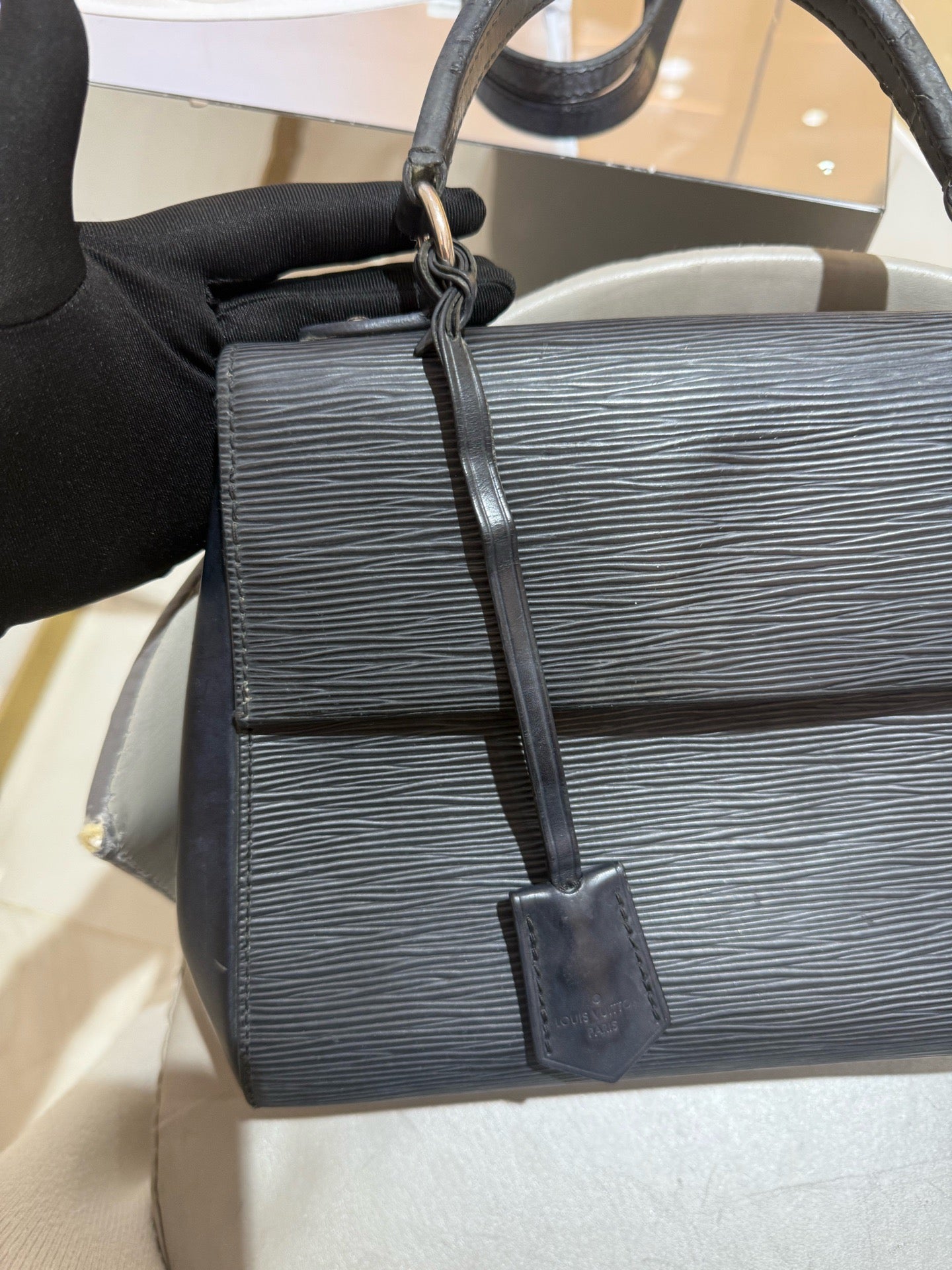 Louis Vuitton - Cluny MM - Epi leather - Black - (medium)