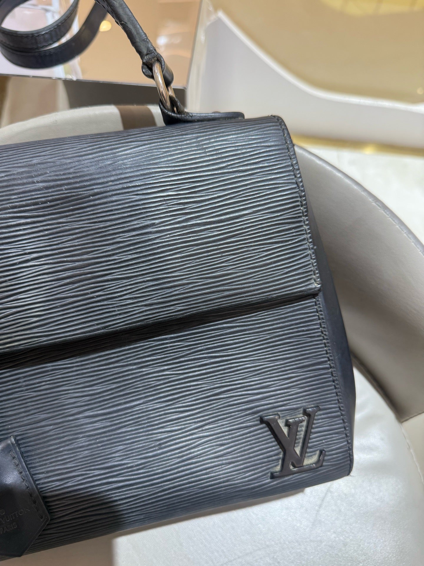 Louis Vuitton - Cluny MM - Epi leather - Black - (medium)