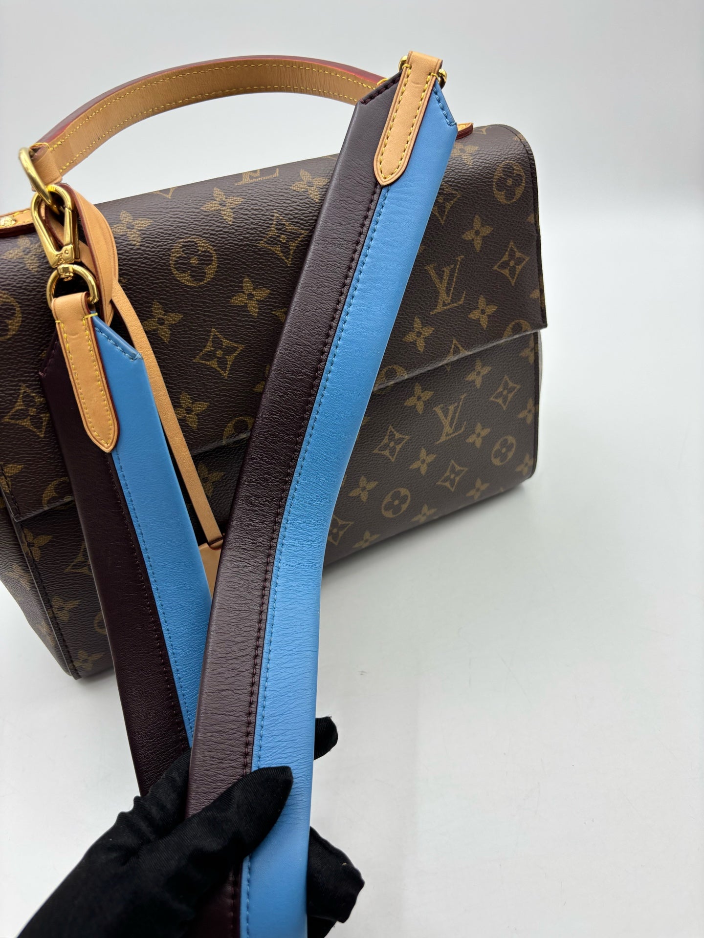 Louis Vuitton - Cluny MM - Leather - Brown - (medium)