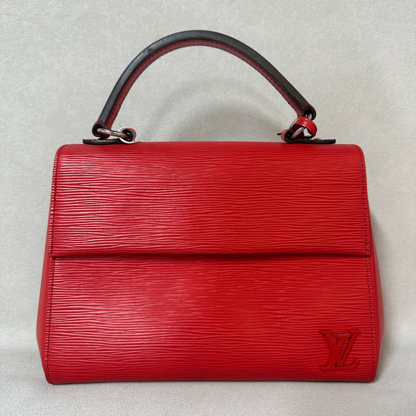 Louis Vuitton - Cluny MM - Leather - Red - (medium)