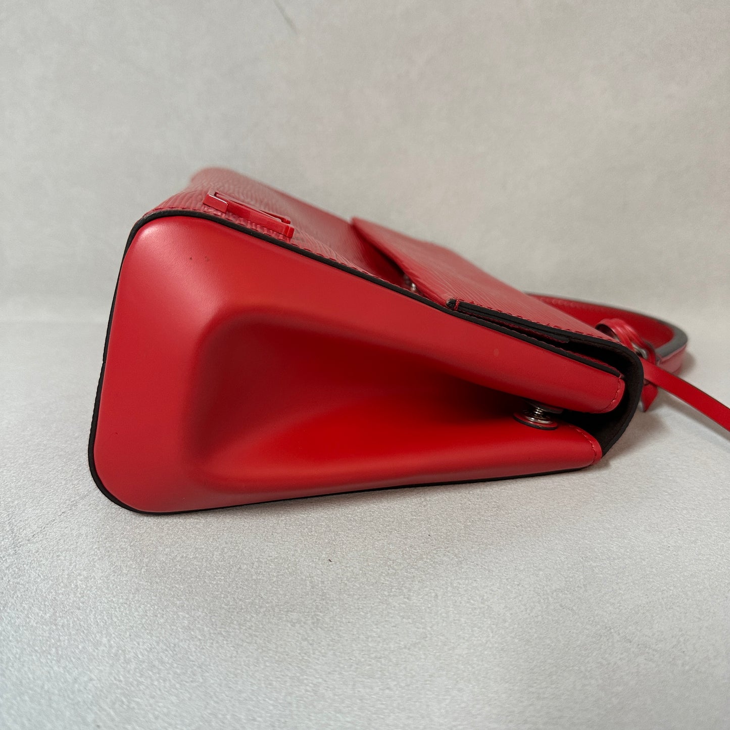 Louis Vuitton - Cluny MM - Leather - Red - (medium)