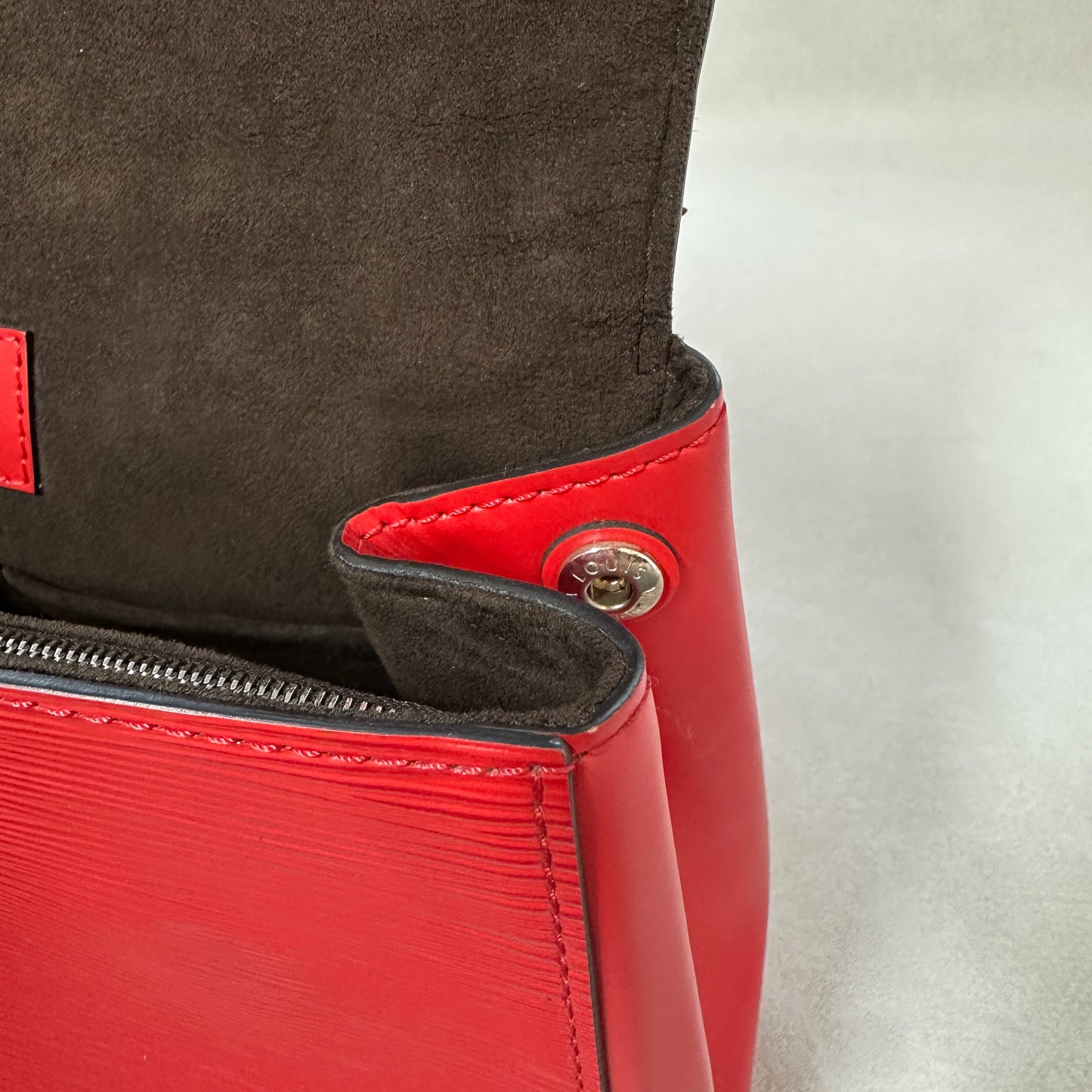 Louis Vuitton - Cluny MM - Leather - Red - (medium)
