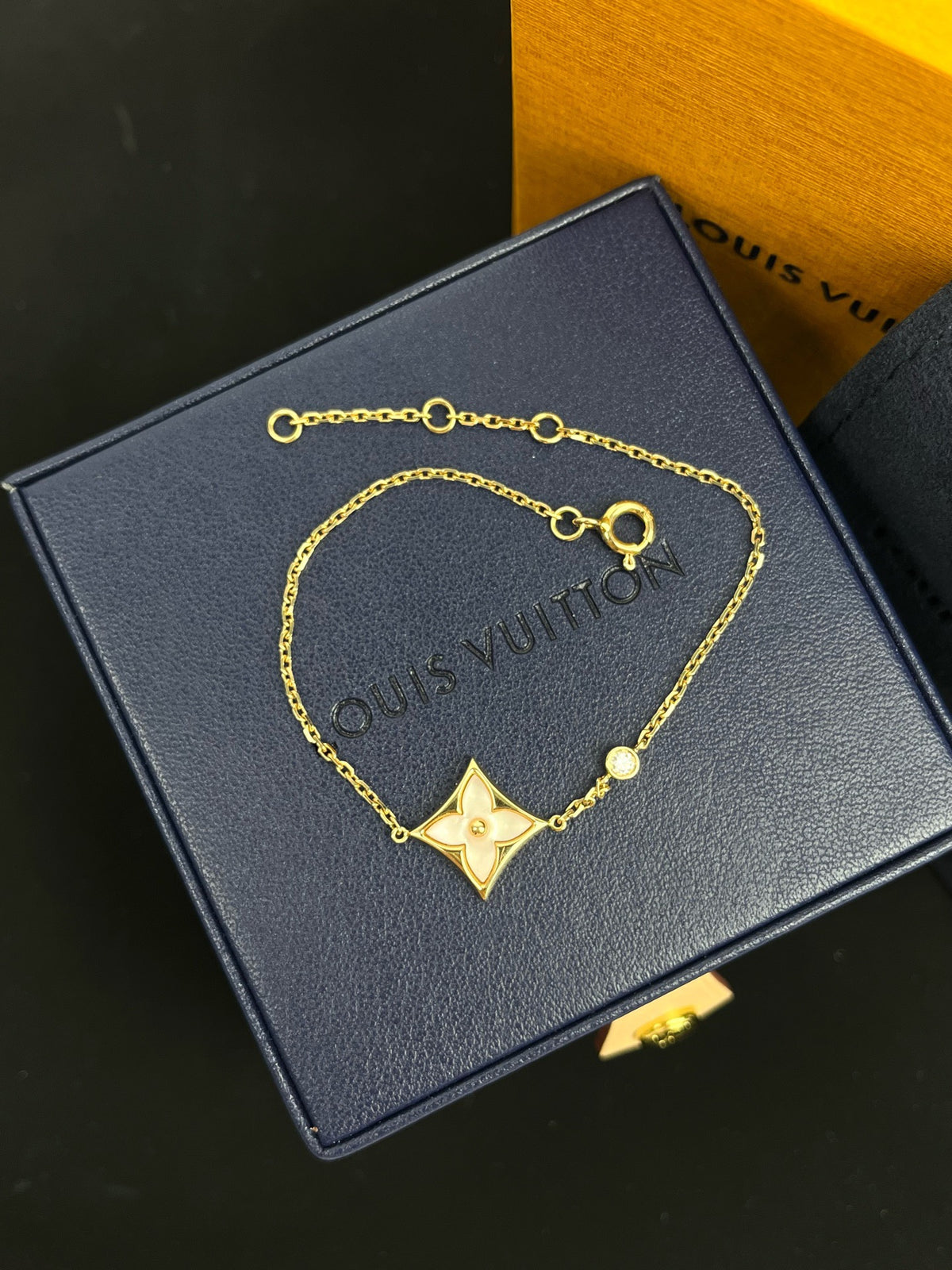 Louis Vuitton - Color Blossom - Yellow gold - Gold