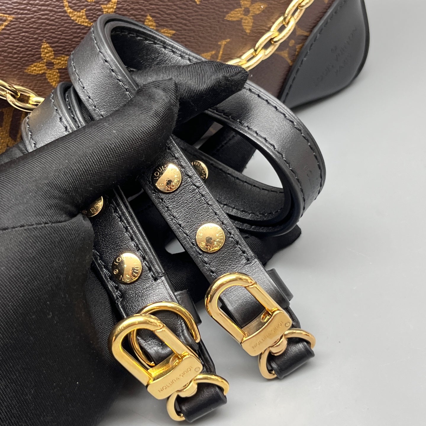 Louis Vuitton - Croissant Style Shoulder Bag - Monogram coated canvas with leather trim - Brown and Black - (Small)