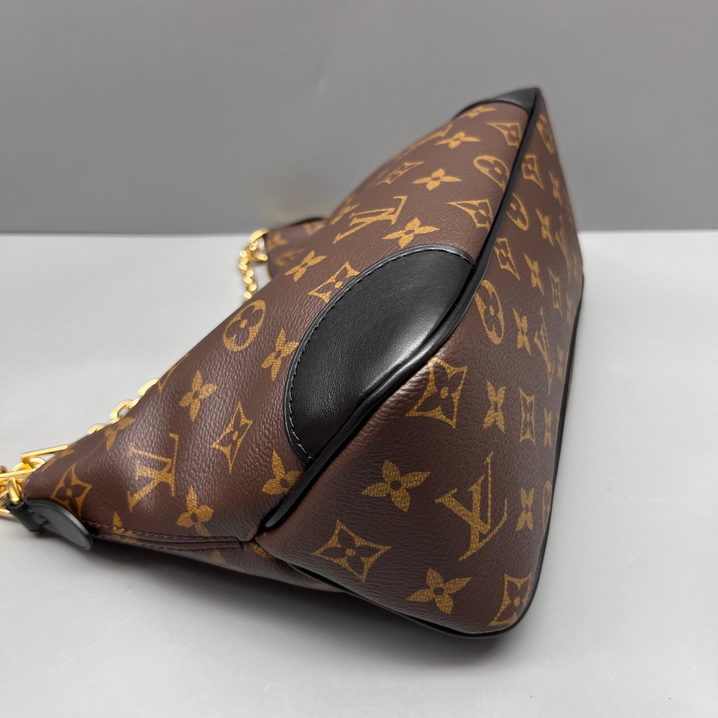Louis Vuitton - Croissant Style Shoulder Bag - Monogram coated canvas with leather trim - Brown and Black - (Small)