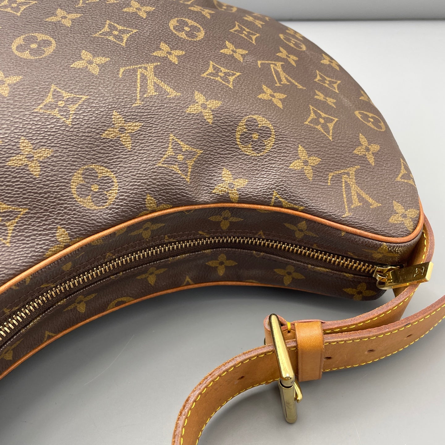 Louis Vuitton - Croissant - Synthetic - Brown - (large)