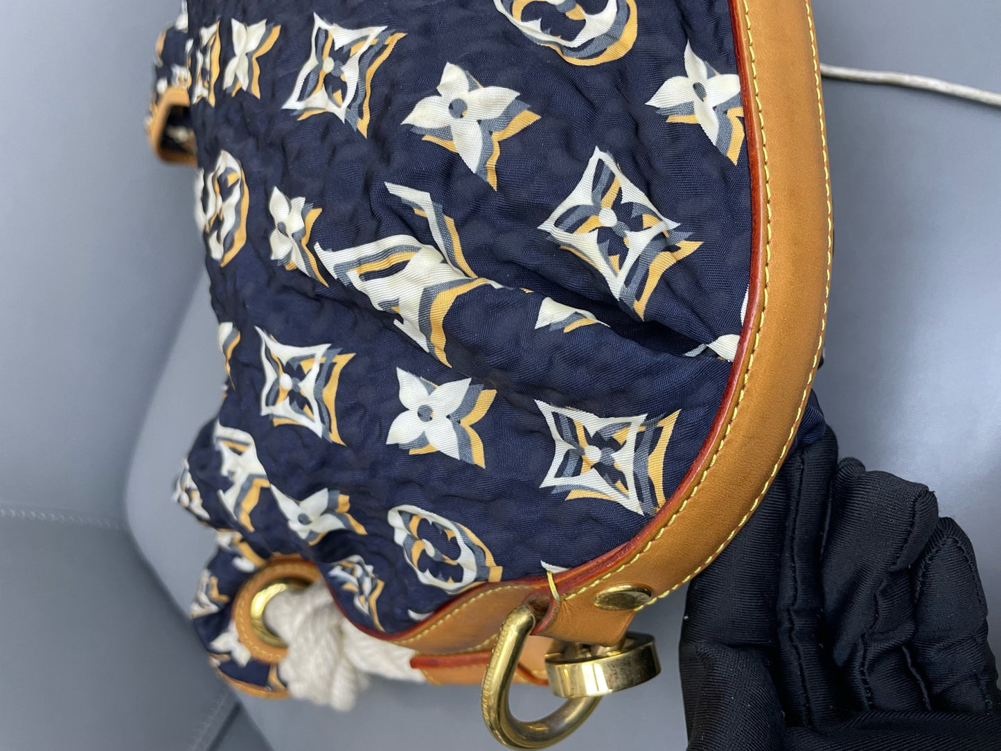 Louis Vuitton - Cruise Knot Hobo Phantom Monogram - Quilted synthetic textile with Monogram pattern, natural cowhide leather (Vachetta) trim, and cotton rope handles - Navy with Multicolour Monogram - (medium)