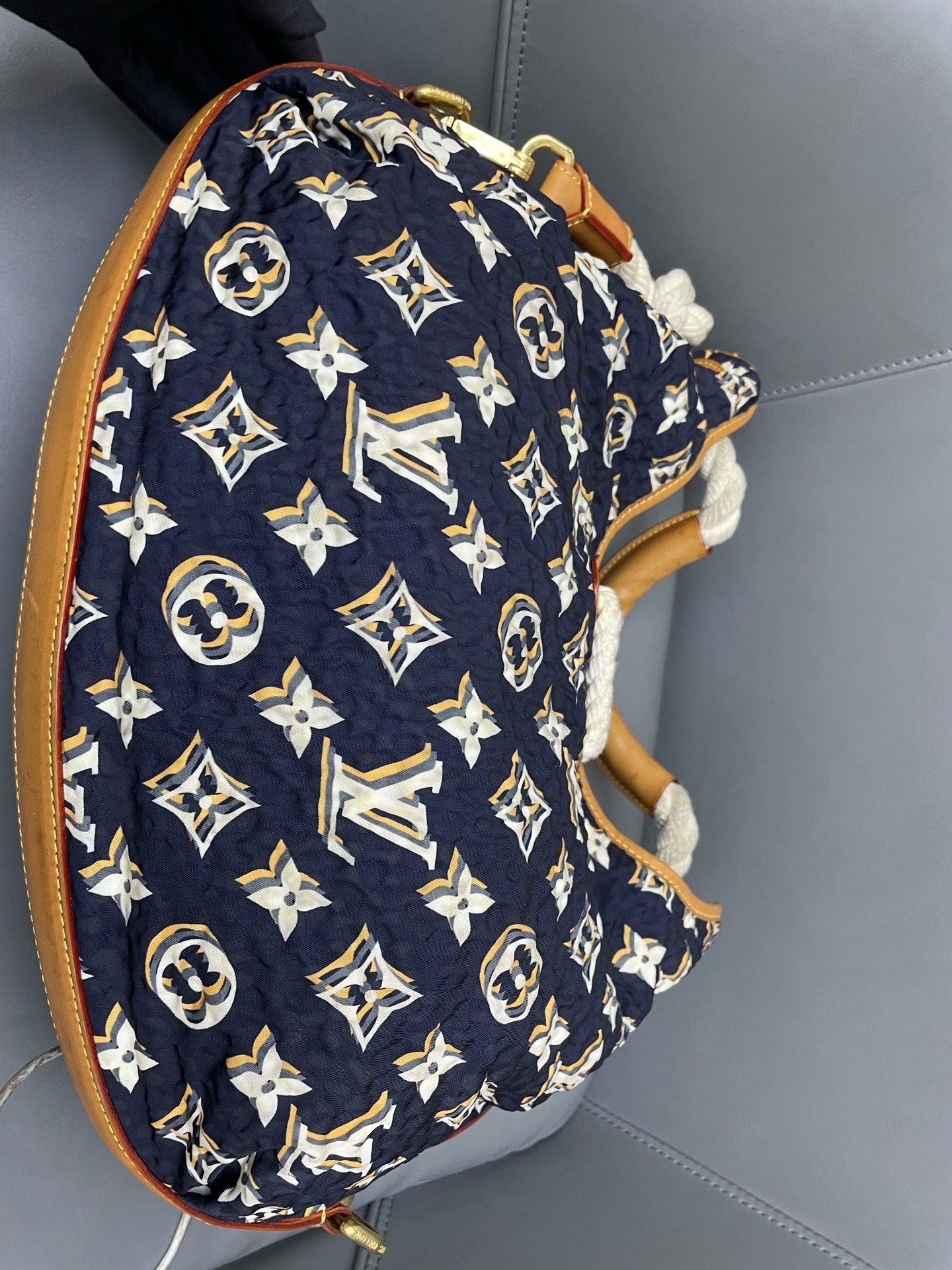 Louis Vuitton - Cruise Knot Hobo Phantom Monogram - Quilted synthetic textile with Monogram pattern, natural cowhide leather (Vachetta) trim, and cotton rope handles - Navy with Multicolour Monogram - (medium)