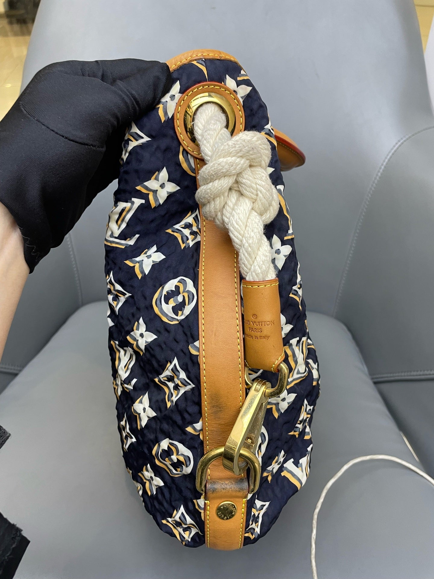 Louis Vuitton - Cruise Knot Hobo Phantom Monogram - Quilted synthetic textile with Monogram pattern, natural cowhide leather (Vachetta) trim, and cotton rope handles - Navy with Multicolour Monogram - (medium)