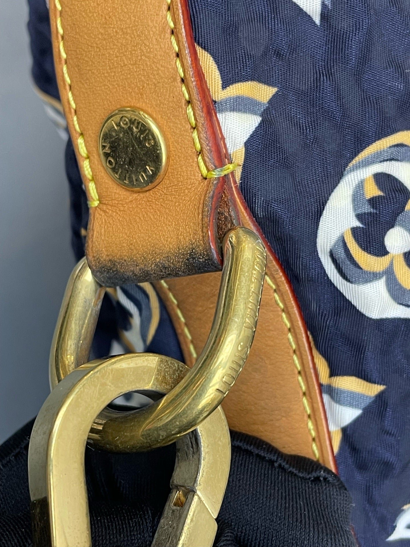 Louis Vuitton - Cruise Knot Hobo Phantom Monogram - Quilted synthetic textile with Monogram pattern, natural cowhide leather (Vachetta) trim, and cotton rope handles - Navy with Multicolour Monogram - (medium)