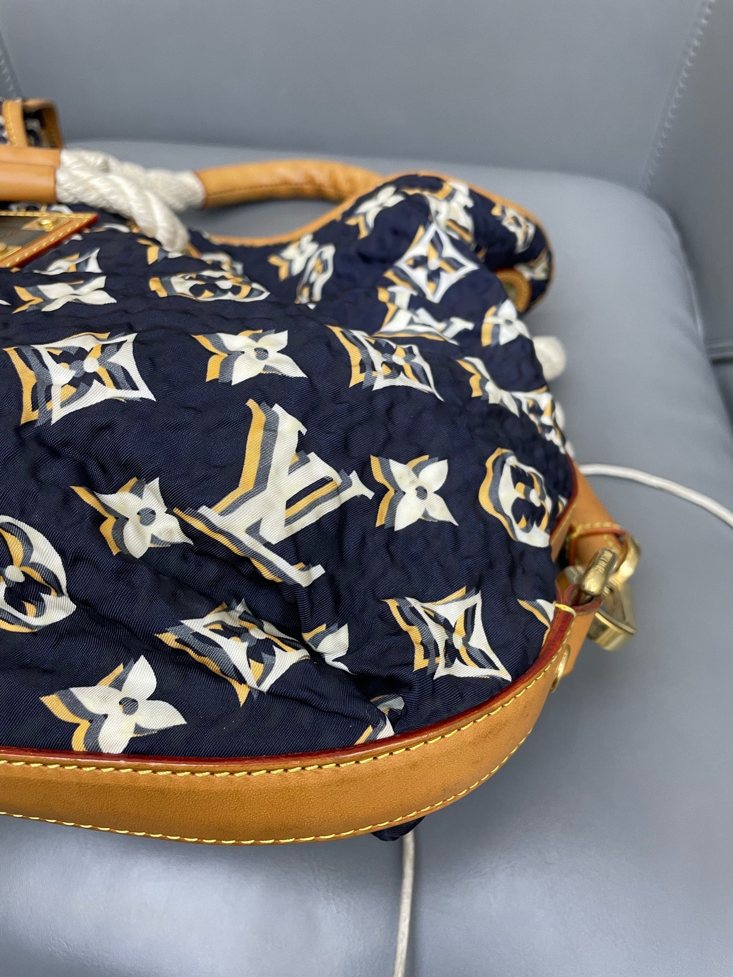 Louis Vuitton - Cruise Knot Hobo Phantom Monogram - Quilted synthetic textile with Monogram pattern, natural cowhide leather (Vachetta) trim, and cotton rope handles - Navy with Multicolour Monogram - (medium)