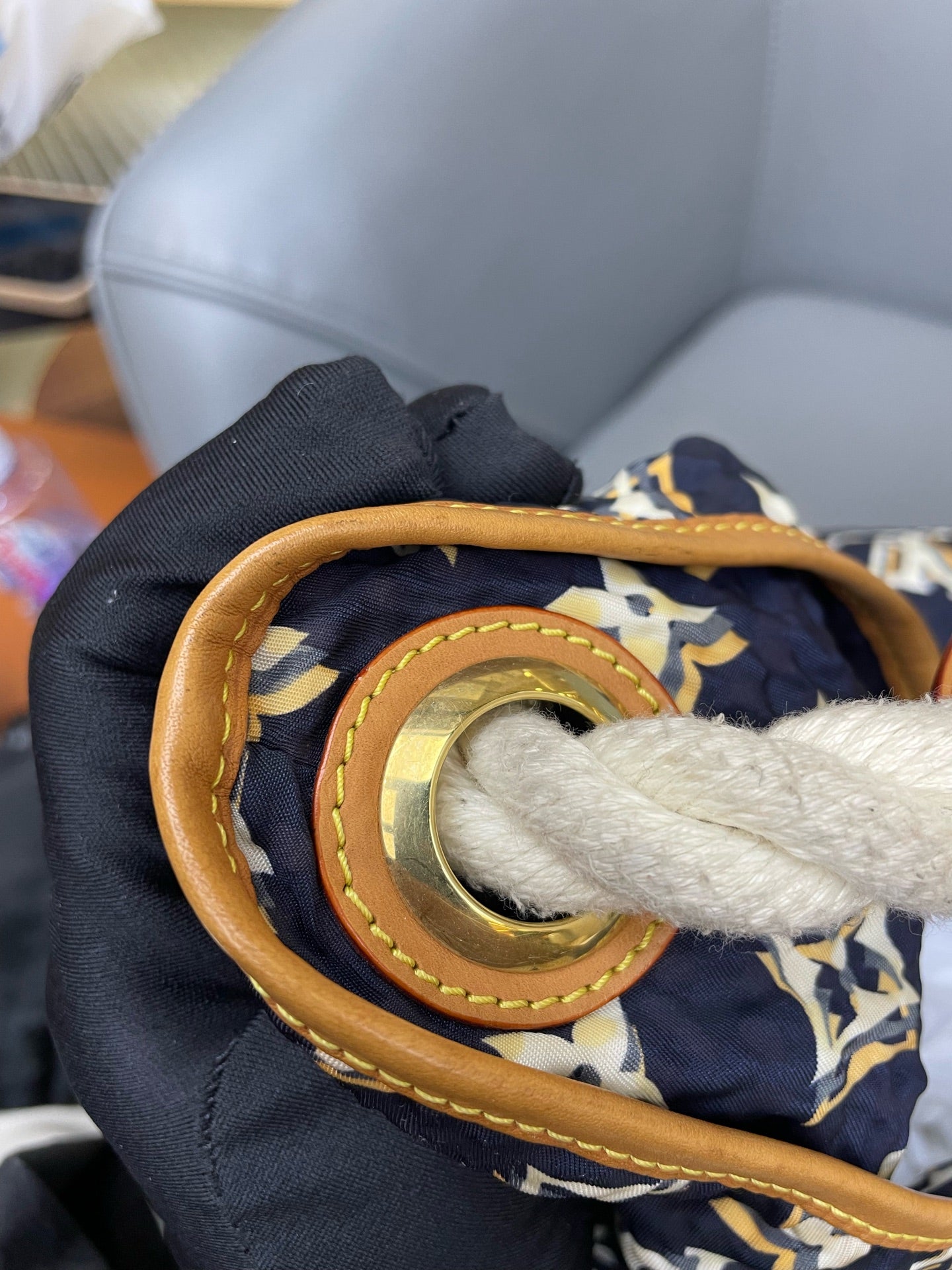 Louis Vuitton - Cruise Knot Hobo Phantom Monogram - Quilted synthetic textile with Monogram pattern, natural cowhide leather (Vachetta) trim, and cotton rope handles - Navy with Multicolour Monogram - (medium)
