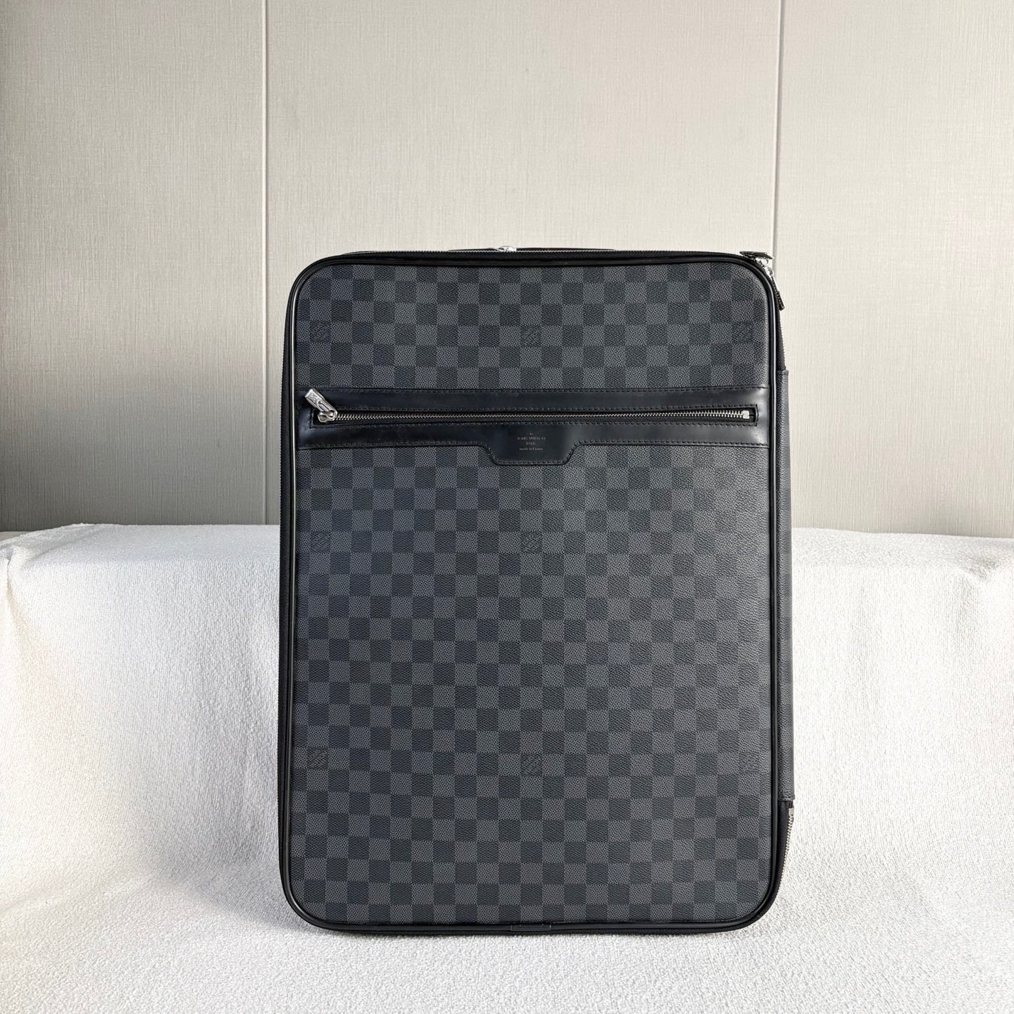 Louis Vuitton - Damier Graphite Rolling Suitcase - Coated Canvas - Black - (large)