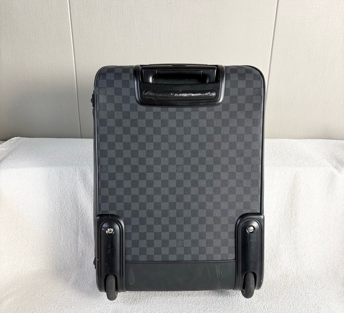 Louis Vuitton - Damier Graphite Rolling Suitcase - Coated Canvas - Black - (large)