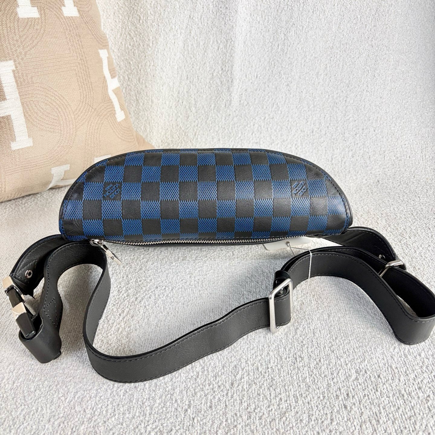 Louis Vuitton - Damier Infini Bumbag - Leather - Multicolour - (medium)