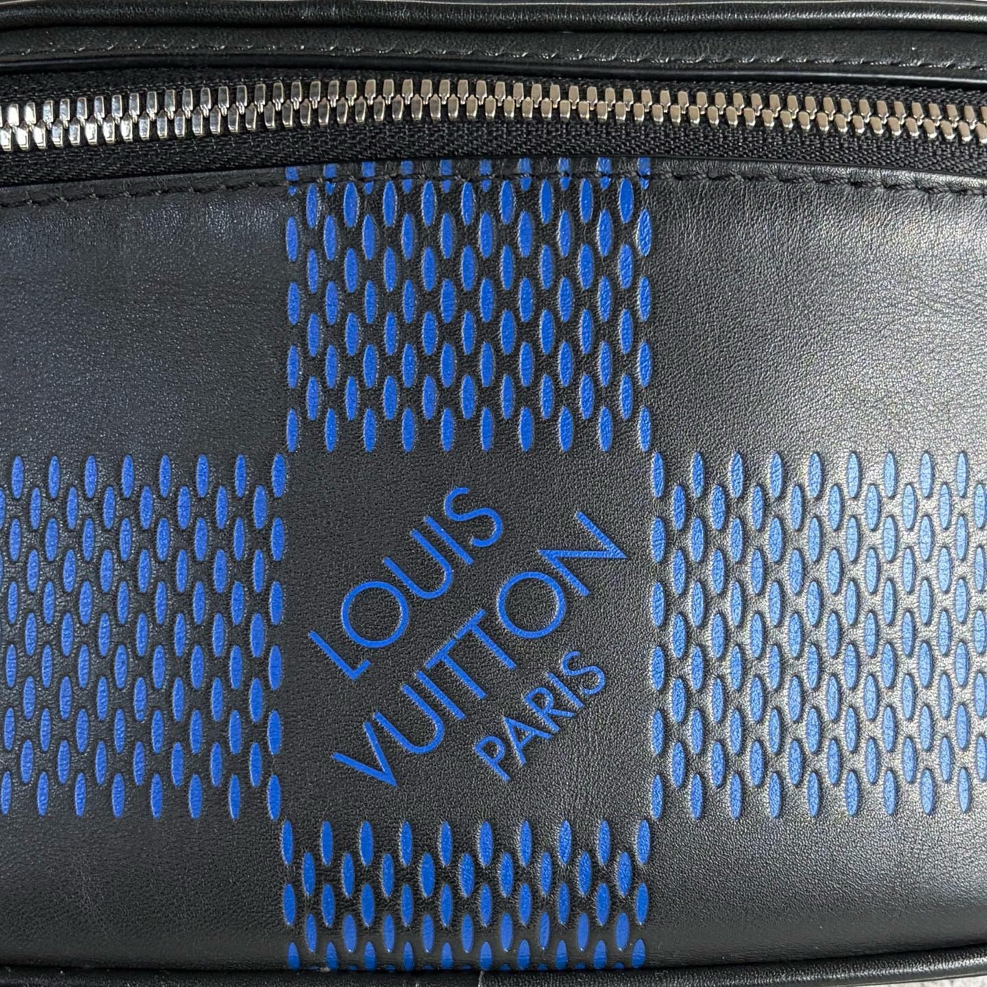 Louis Vuitton - Damier Infini Bumbag - Leather - Multicolour - (medium)