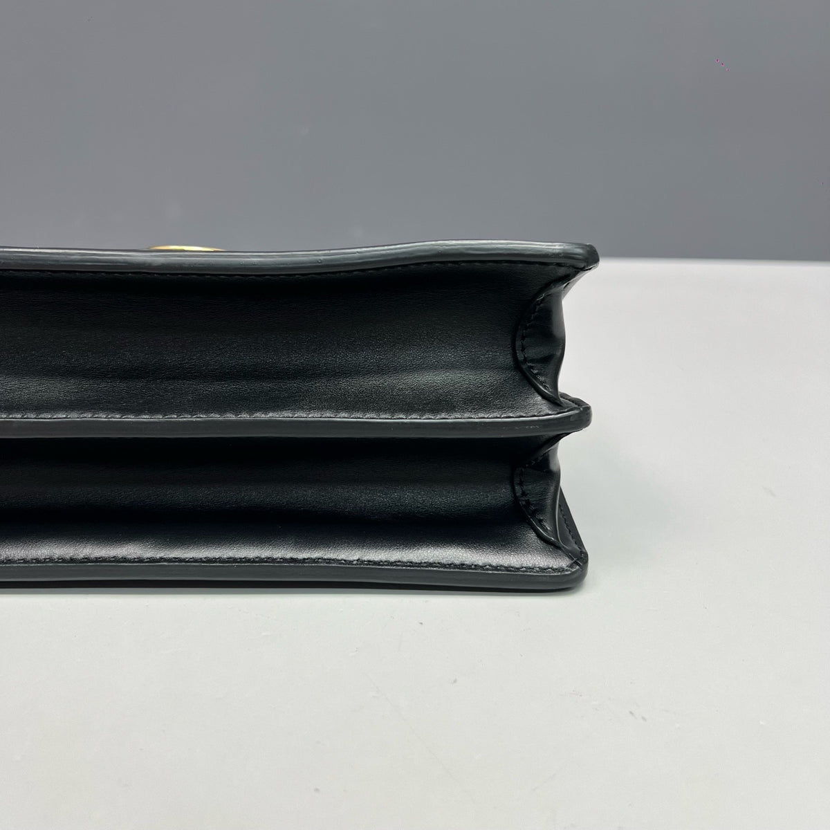 Louis Vuitton - Dauphine Medium - Leather - Black - (Medium)