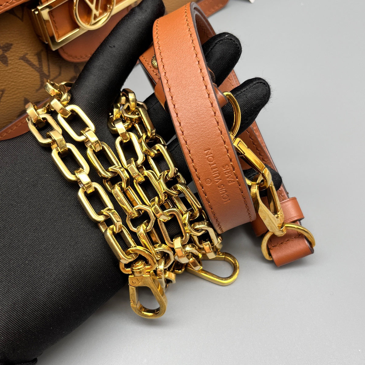 Louis Vuitton - Dauphine Messenger Bag - Leather - Brown - (medium)