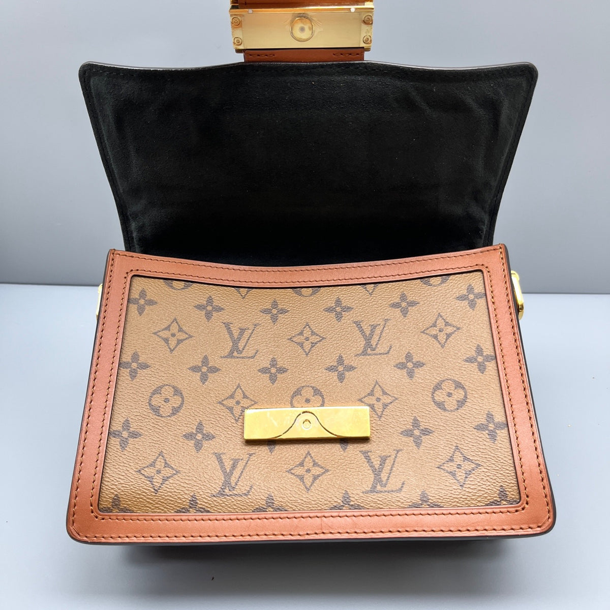 Louis Vuitton - Dauphine Messenger Bag - Leather - Brown - (medium)