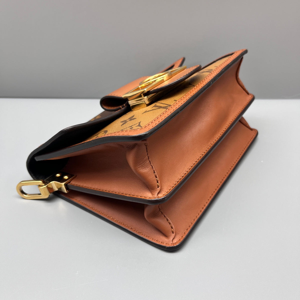Louis Vuitton - Dauphine Messenger Bag - Leather - Brown - (small)