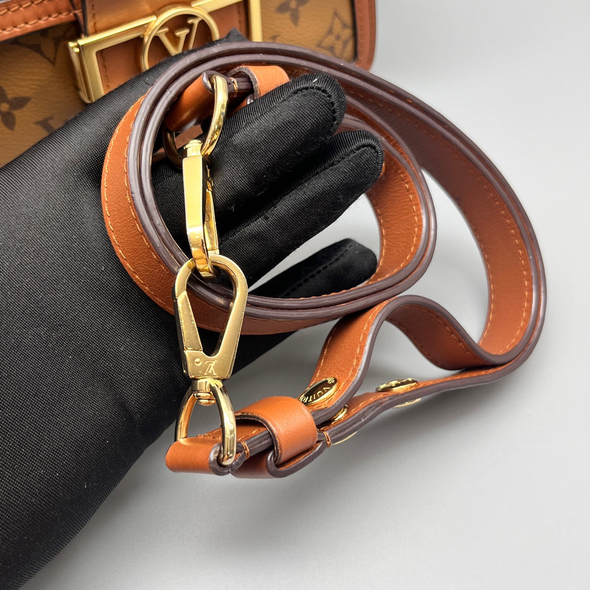 Louis Vuitton - Dauphine Messenger Bag - Leather - Brown - (small)