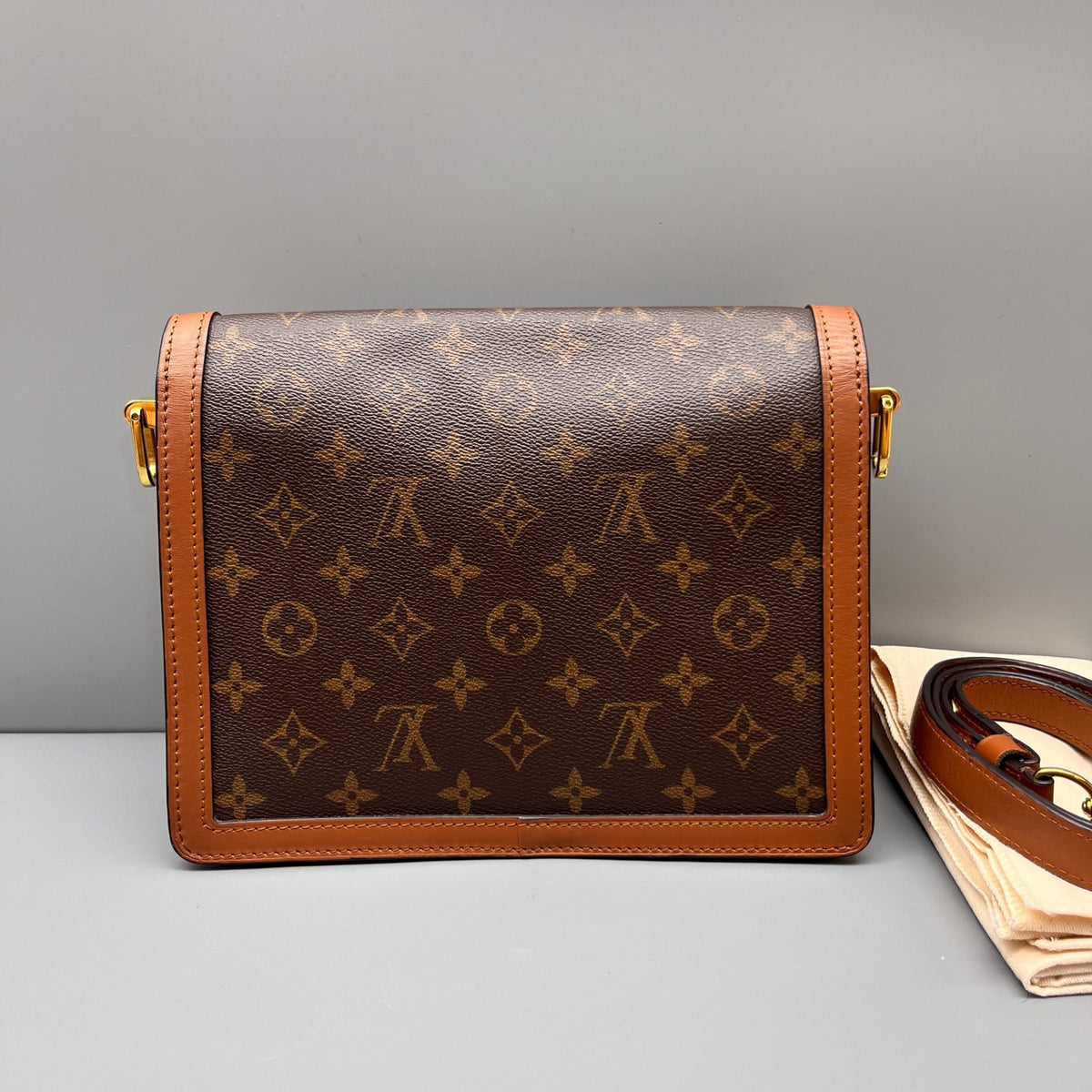 Louis Vuitton - Dauphine Messenger Bag - Synthetic - Brown - (medium)