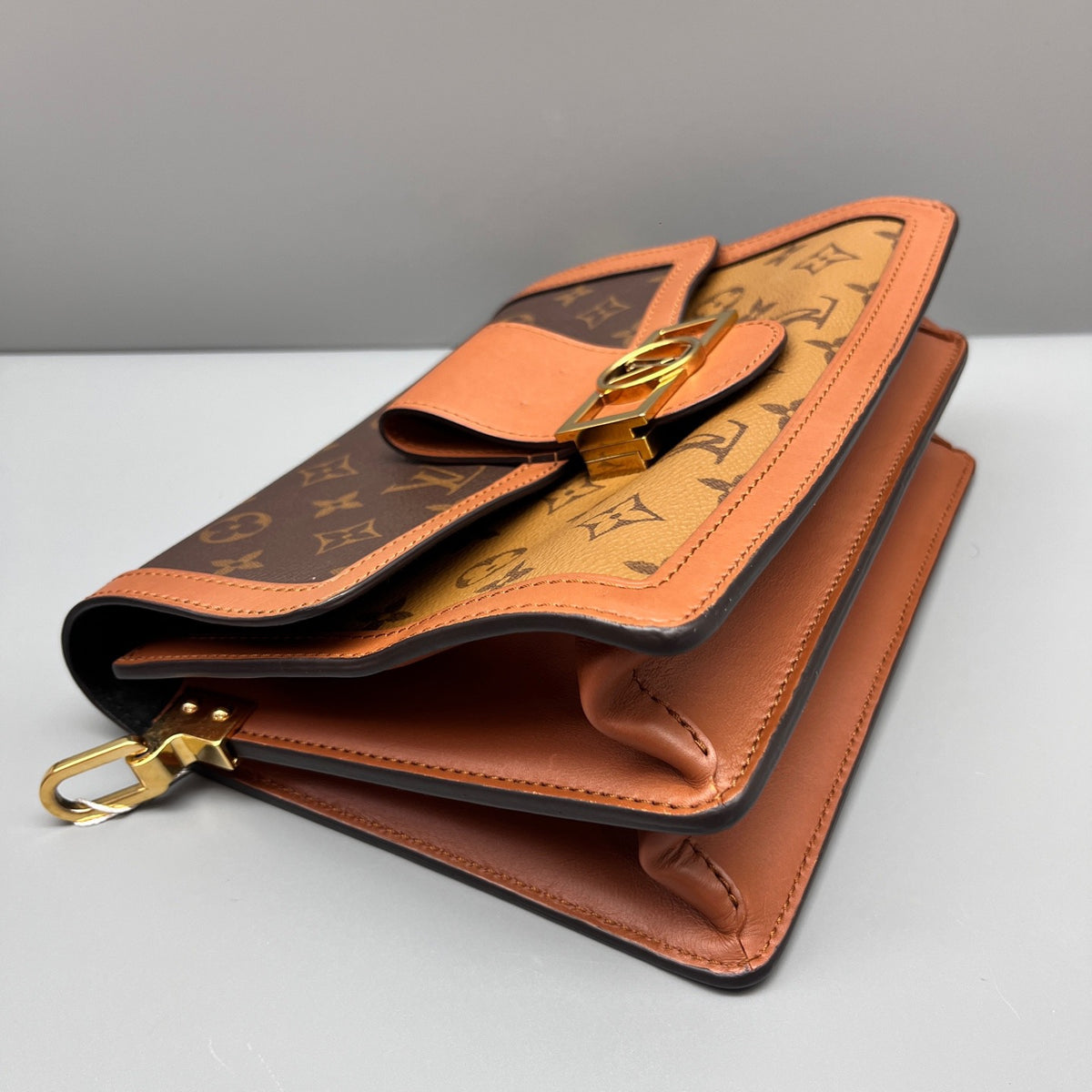 Louis Vuitton - Dauphine Messenger Bag - Synthetic - Brown - (medium)