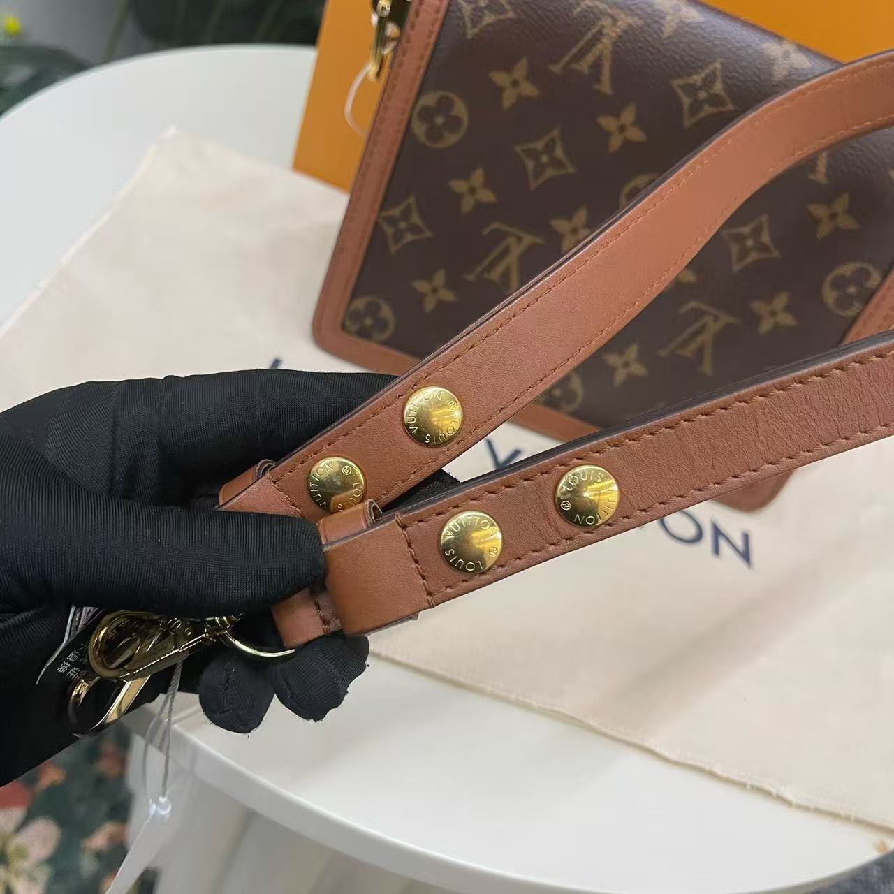 Louis Vuitton - Dauphine MM - Monogram coated canvas with leather trim - Brown - (medium)