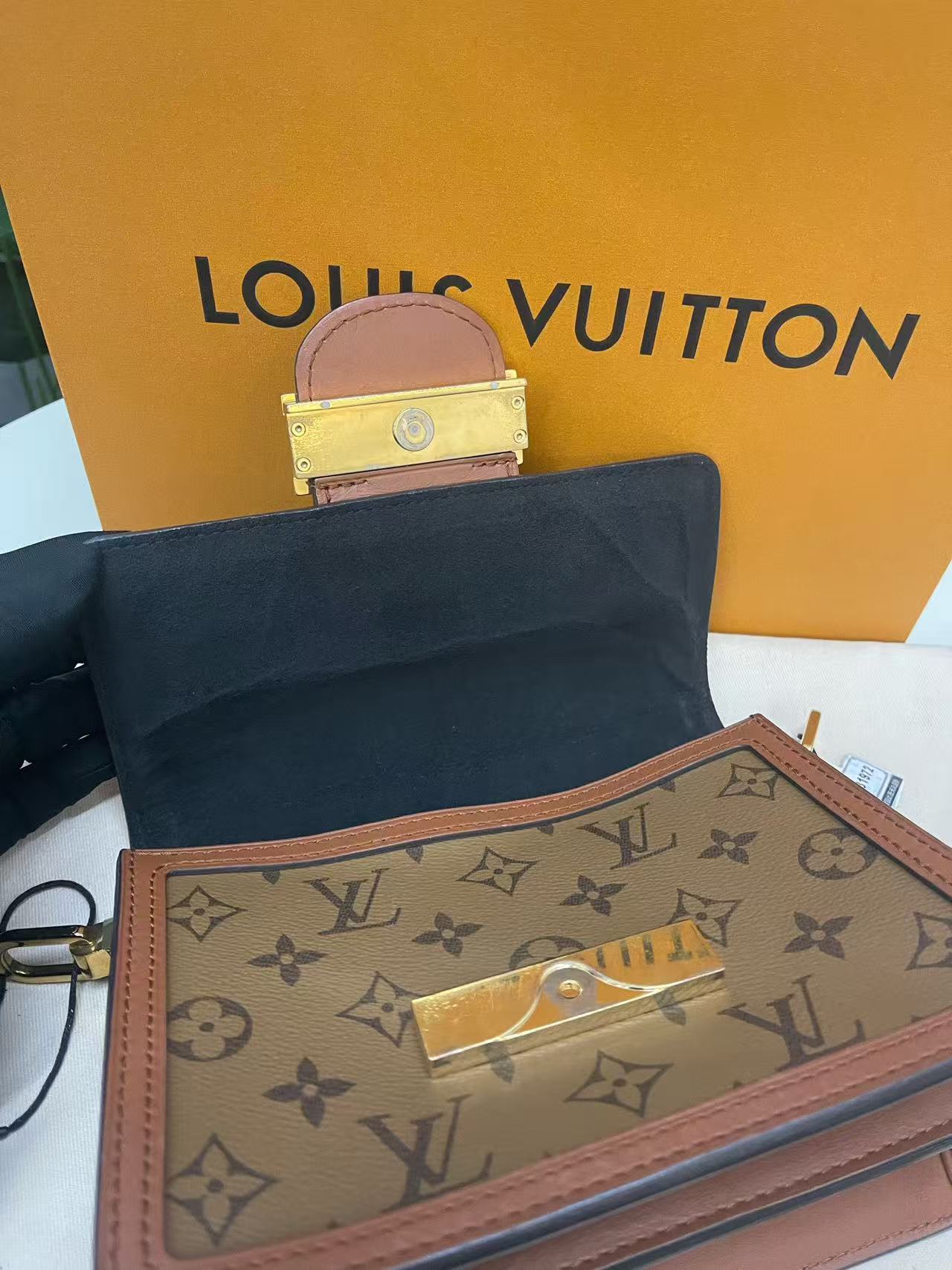 Louis Vuitton - Dauphine MM - Monogram coated canvas with leather trim - Brown - (medium)