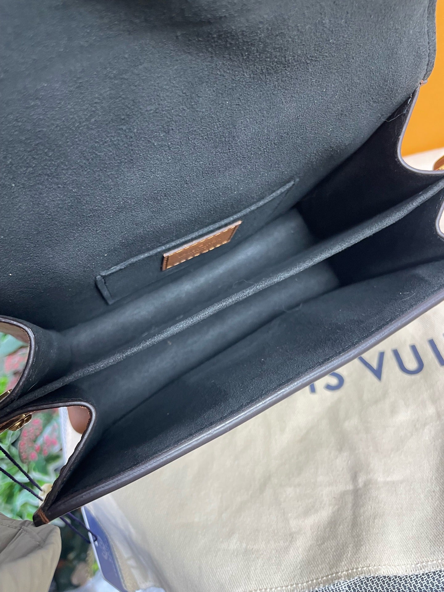 Louis Vuitton - Dauphine Small Shoulder Bag - Monogram Canvas and Leather - Brown - (small)